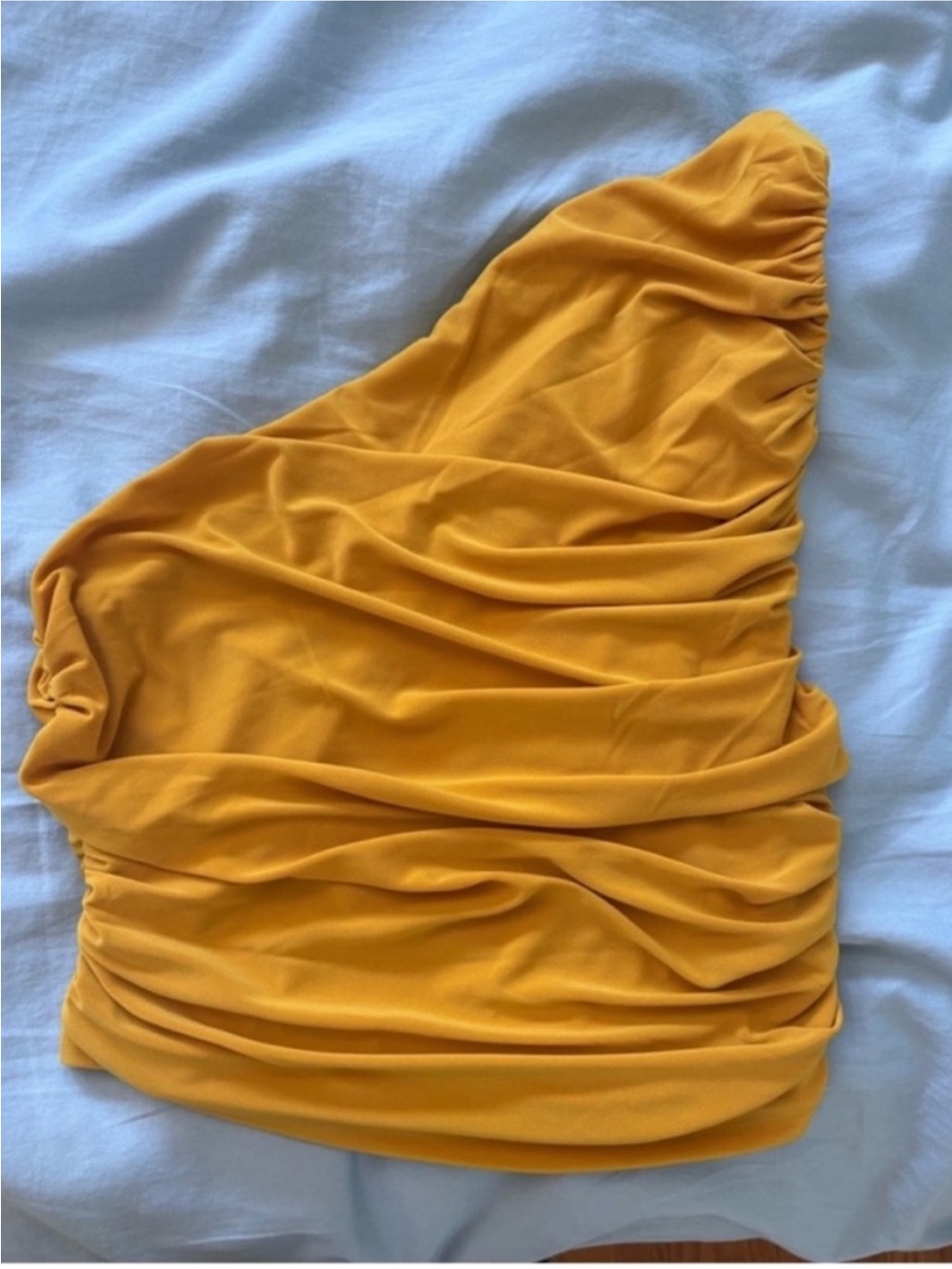 Express One-Shoulder Ribbed Crop Top - Yellow - Picture 4 of 4